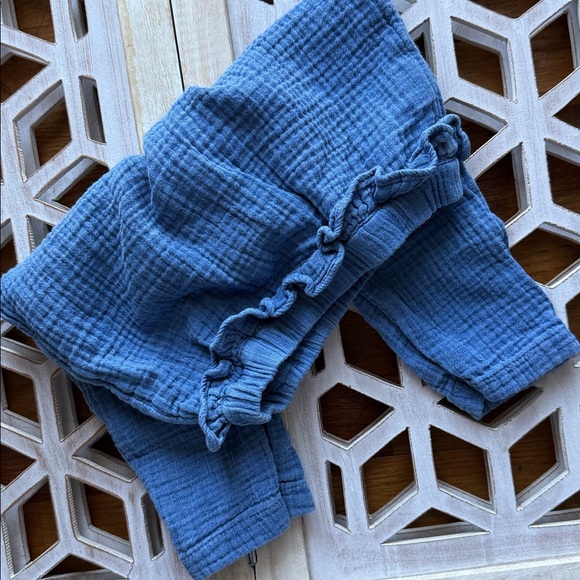 GAP 100% Cotton Blue Ruffle Gauze Waist Baby Pants - Picture 4 of 5